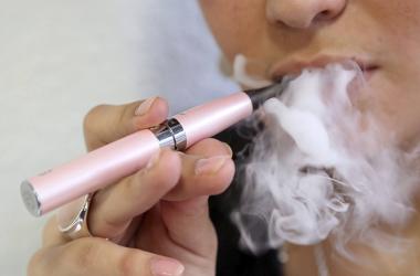 ¿Inofensivo o dañino? Cómo afecta el vapeo a tu salud bucal